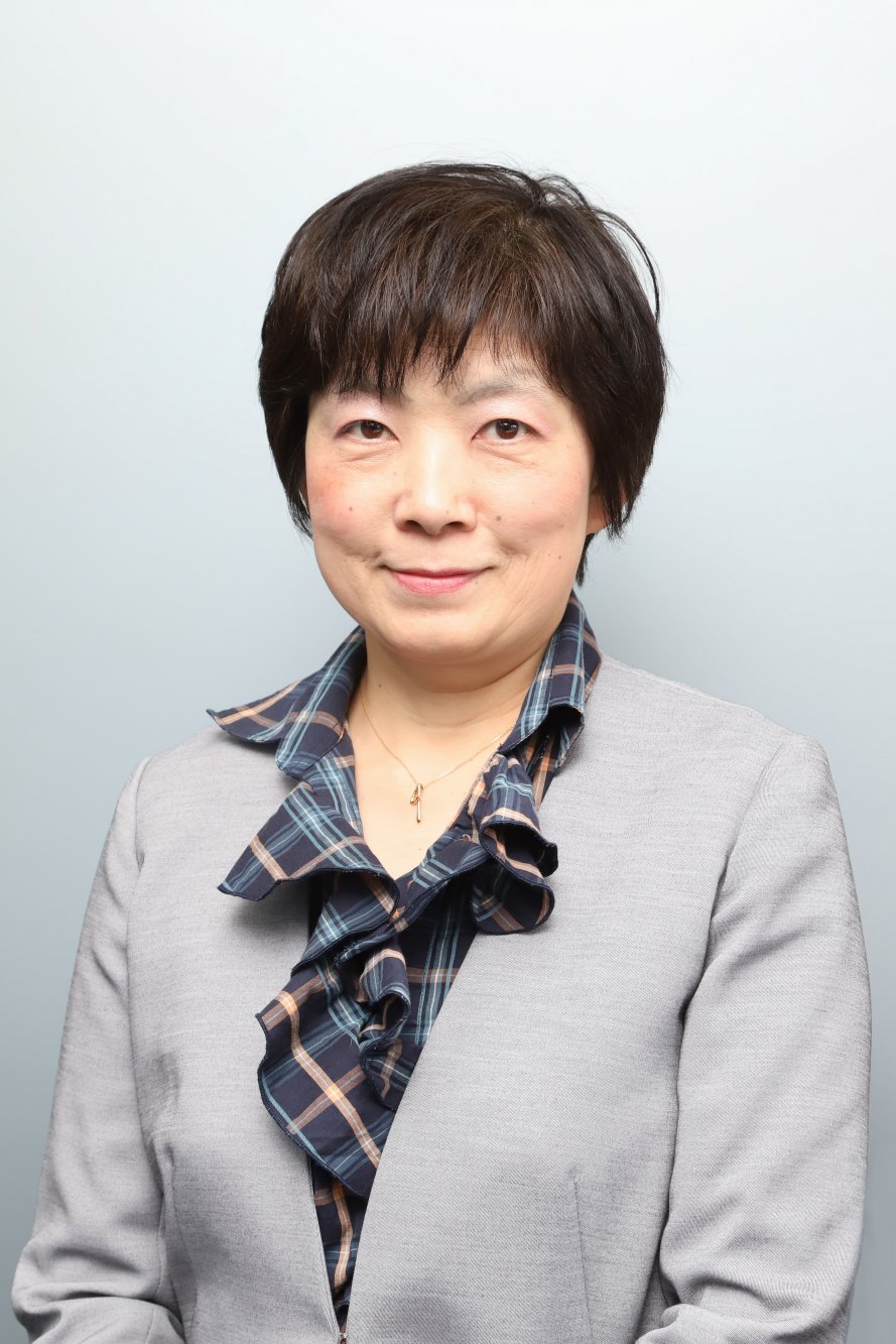 総務課長 田中真理子