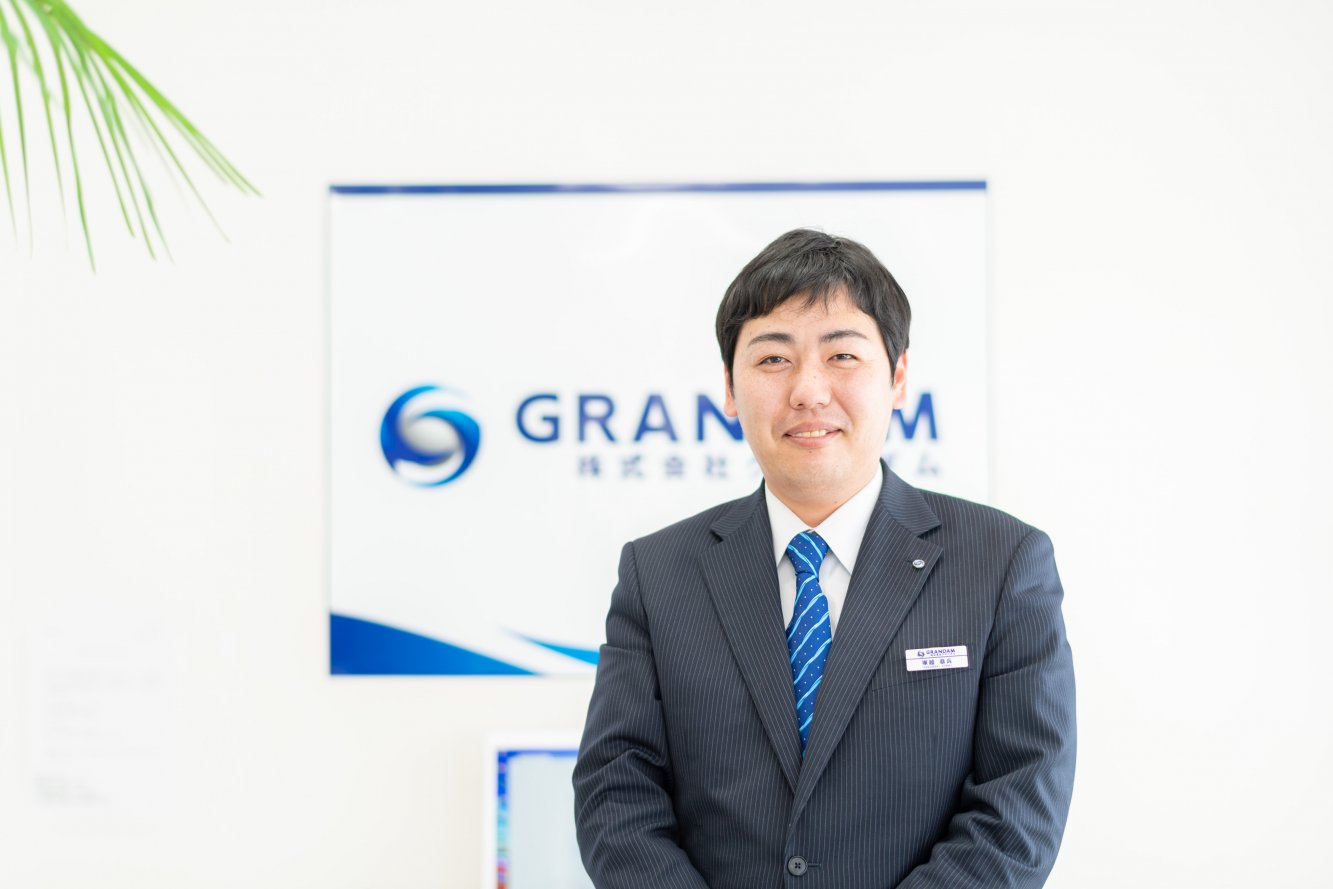 アドバイザー 塚越恭兵